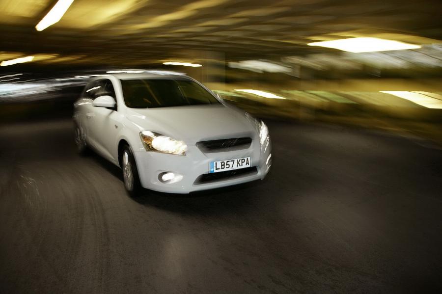  Kia pro_cee&rsquo;d 2008 года  (фото 6 из 182)